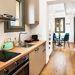 Hygge Santorini * Pýrgos